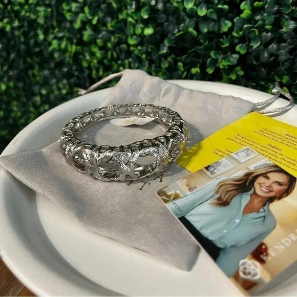 Kendra Scott Natalie Bangle Bracelet in Silver - Picture 3 of 4